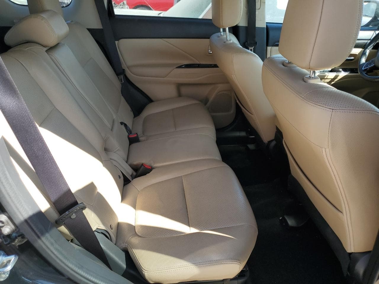 2018 MITSUBISHI OUTLANDER SE