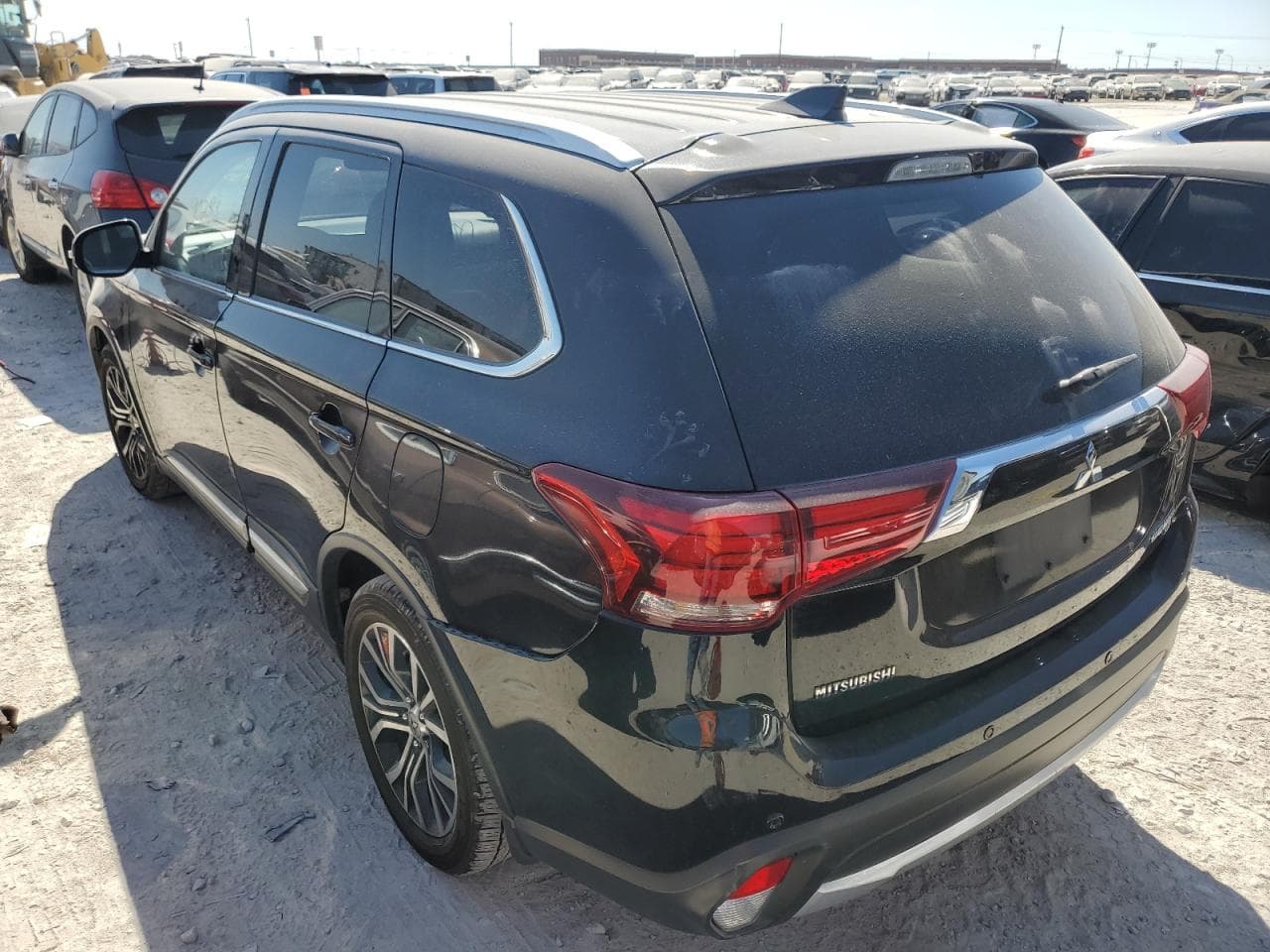 2018 MITSUBISHI OUTLANDER SE