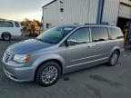 2015 CHRYSLER TOWN & COU